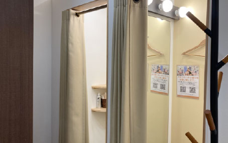 スタジオでレッスンを受ける様子